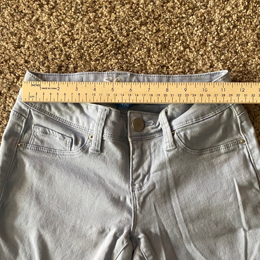 Junior’s Light Wash Skinny Jeans - Picture 4 of 12